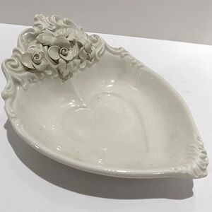 VTG Porcelain Cream Colored Trinket Candy Dish Heart Leaf 3D Roses Made In Italy
